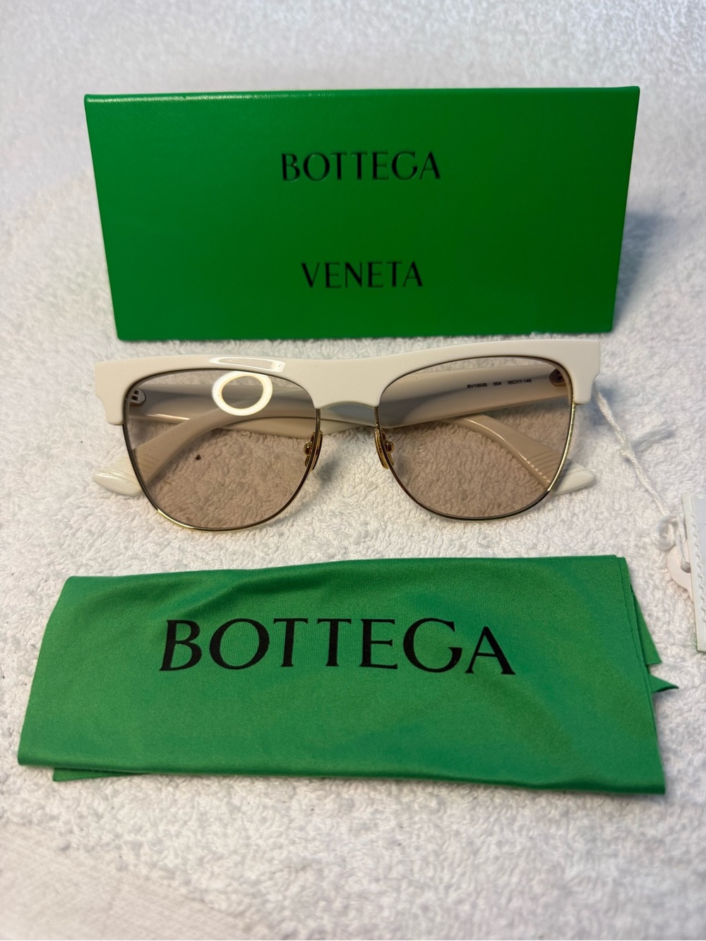 Authentic NWT Bottega Veneta 1003S 004 Wht/Gld Cateye Sunglasses